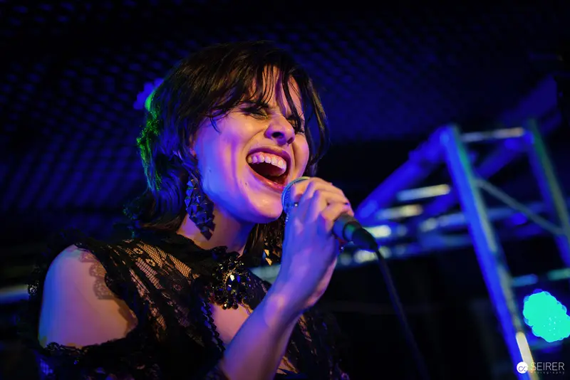 Nightmarcher Vocalist Performs with Intense Emotion at Replugged Vienna