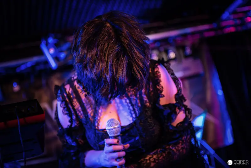 Nightmarcher's Intense Performance at Replugged Vienna, Microphone Moment