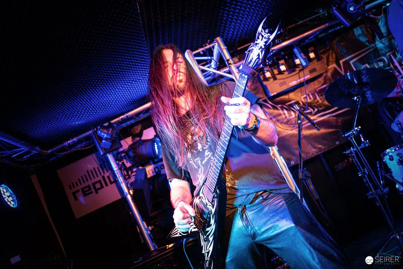 Nightmarcher Guitarist Performs Intense Solo at Replugged Vienna Concert