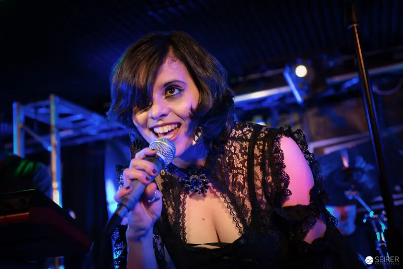Nightmarcher Performing Energetic Set at Replugged Vienna with Passionate Vocal Performance