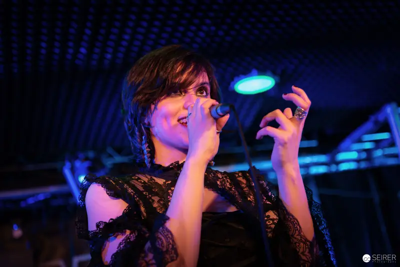 Nightmarcher Performing Intense Vocal Performance at Replugged Vienna