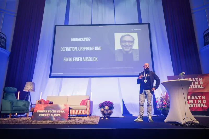 Biohacking Presentation at Health & Mind Festival with Projection and Lecturer