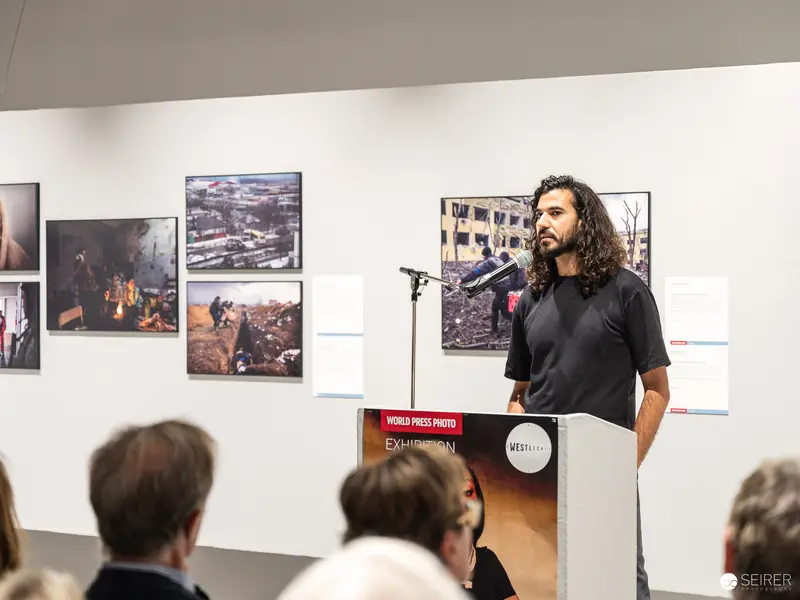 César Dezfuli Speaks at World Press Photo 2023 Exhibition Opening in Vienna