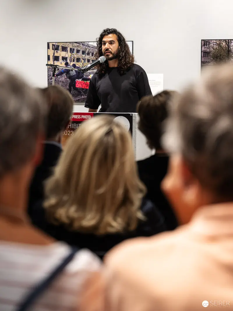 César Dezfuli Speaking at World Press Photo 2023 Exhibition Opening in Vienna