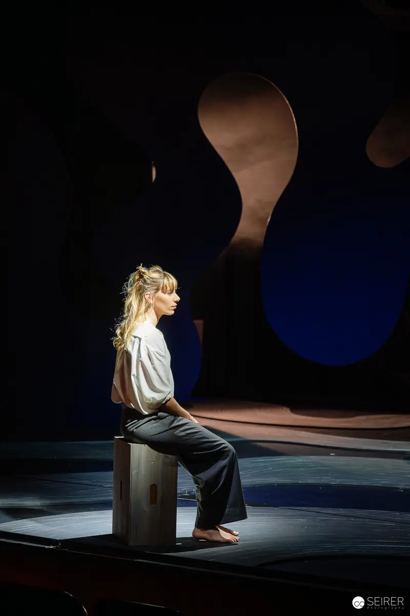 Johanna Mahaffy in Elmar Goerden's Lulu Stage Production at Kammerspiele