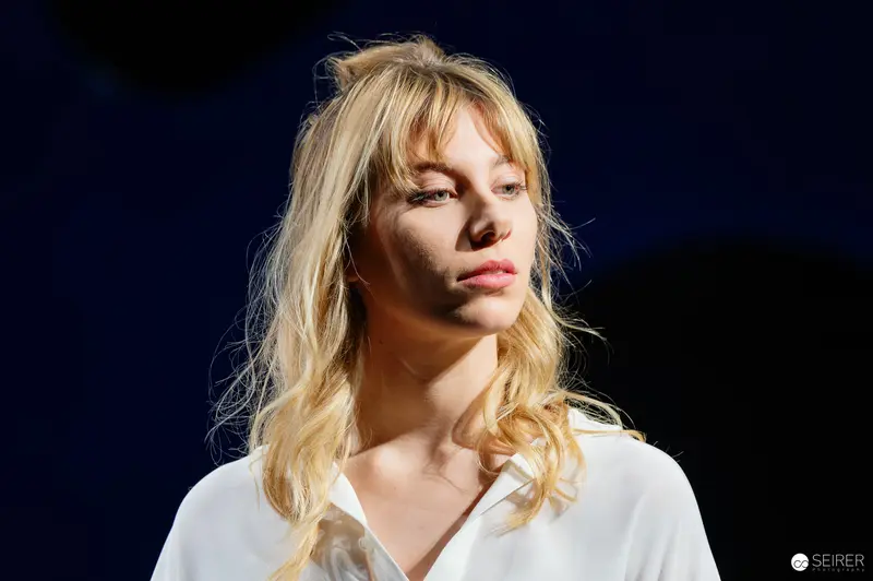 Dramatic Portrayal of Lulu during Theatrical Staging at Kammerspiele