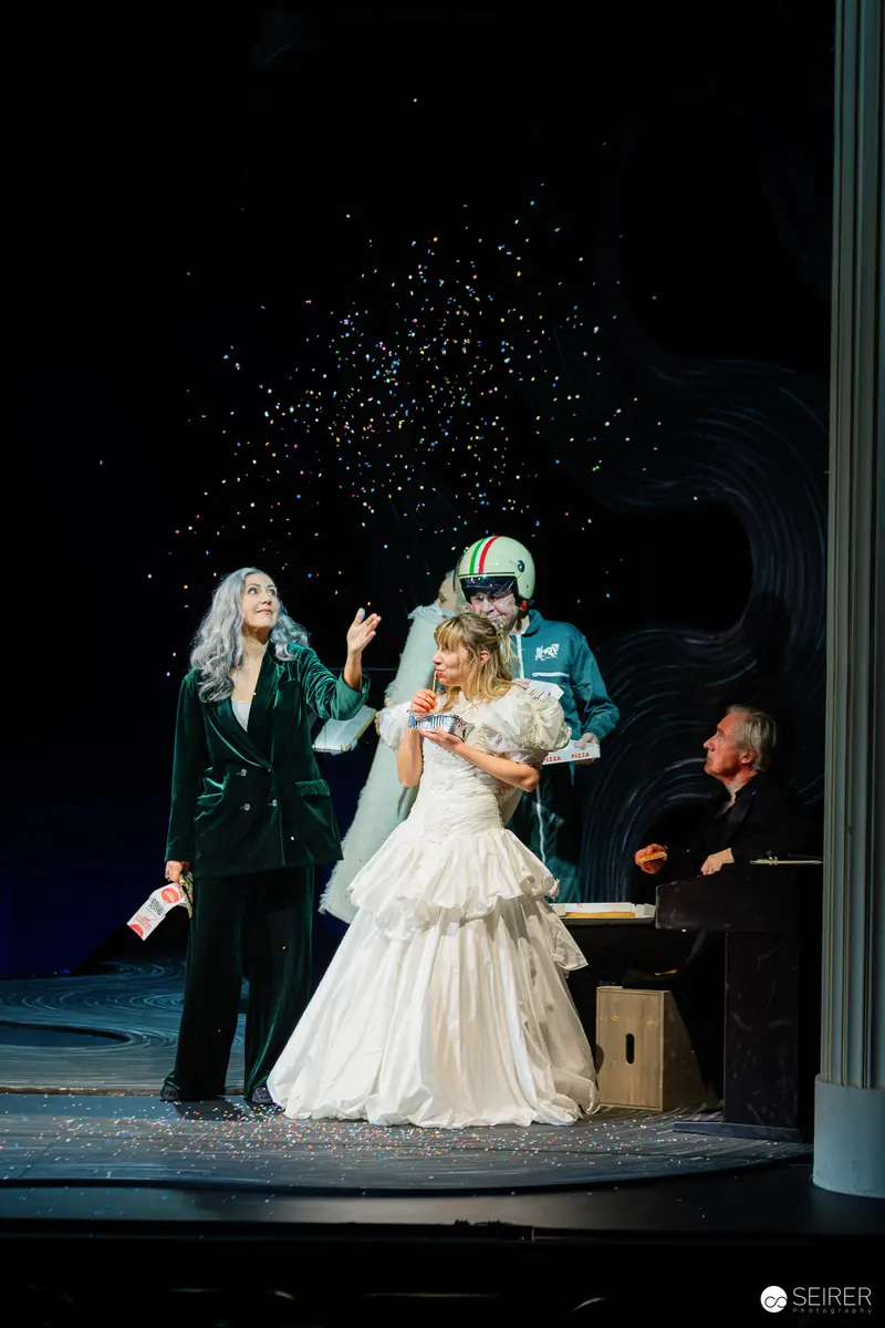 Lulu Opera Performance at Kammerspiele: Dramatic Staged Wedding Scene