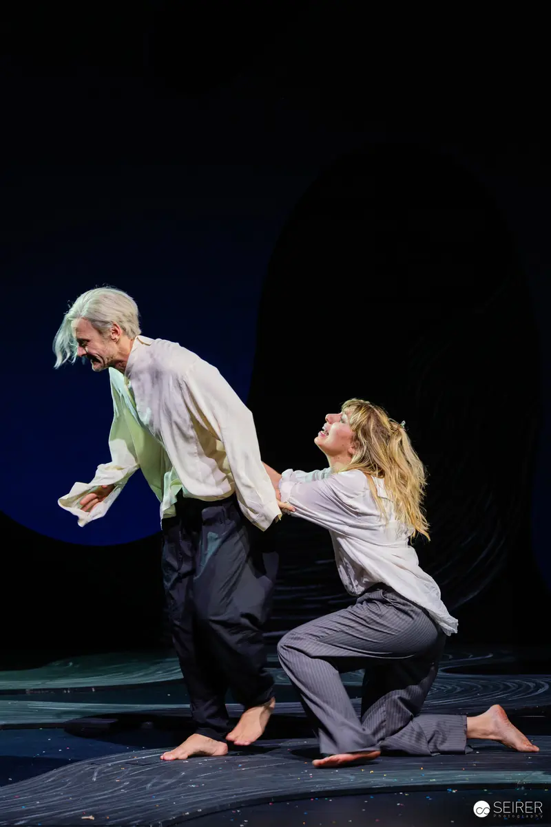 Dramatic Staging of Wedekind's Lulu at Kammerspiele with Intense Performer Interaction