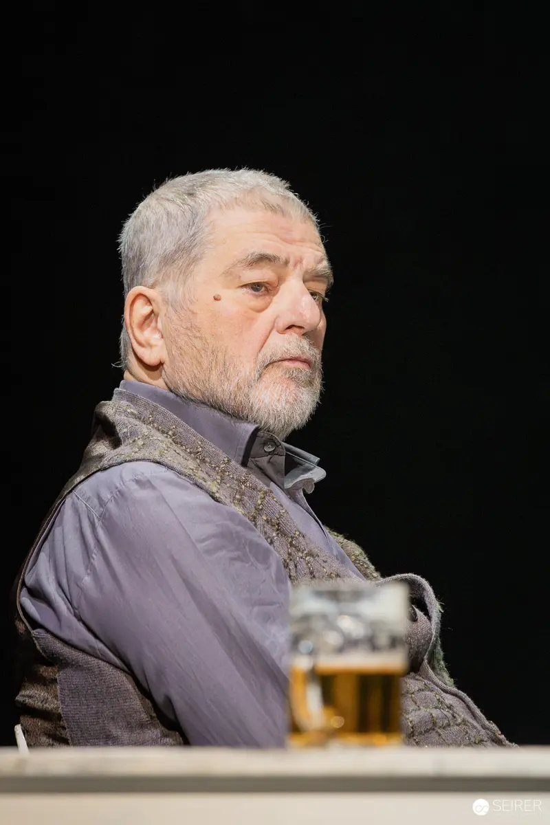"Bis nächsten Freitag" von Peter Turrini in der Josefstadt