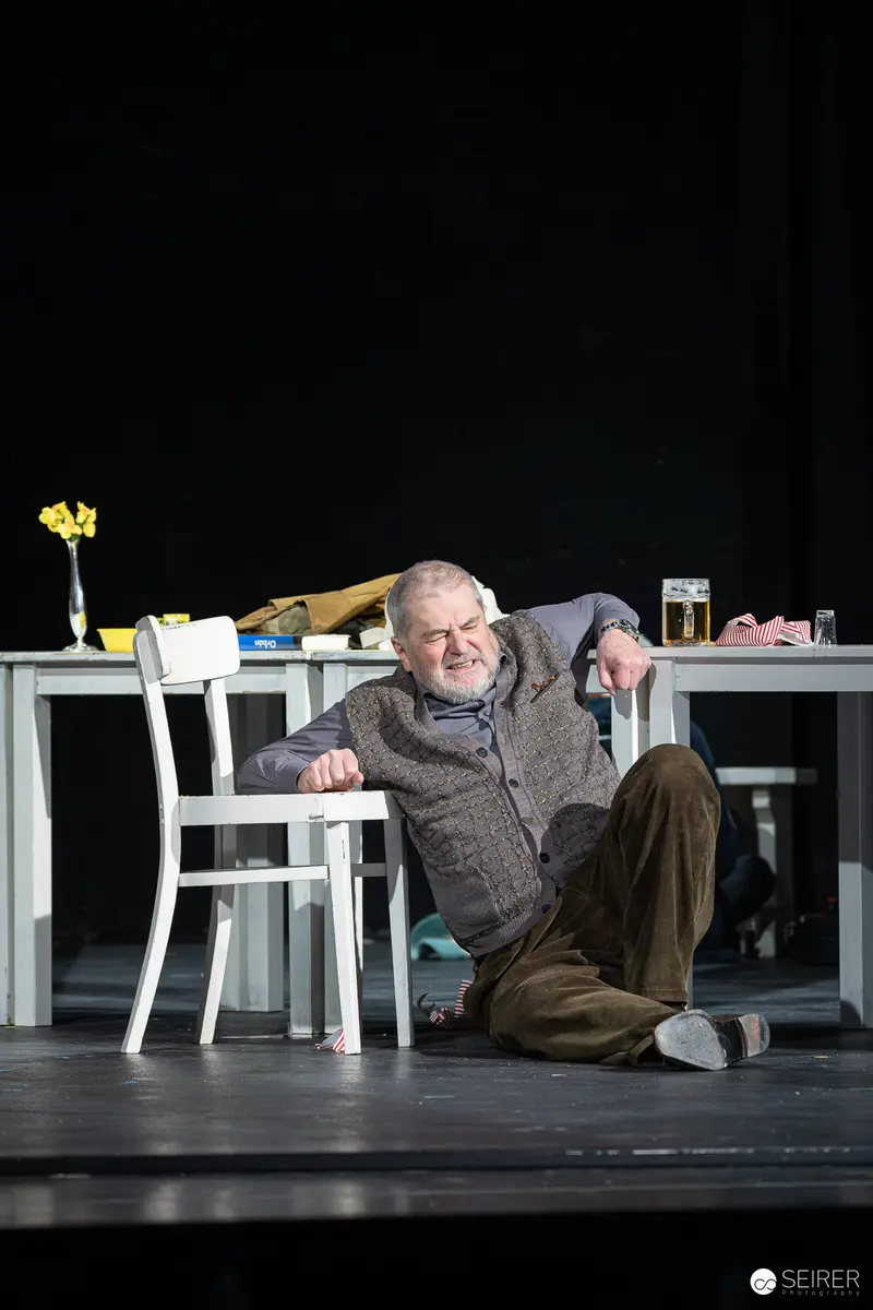 "Bis nächsten Freitag" von Peter Turrini in der Josefstadt