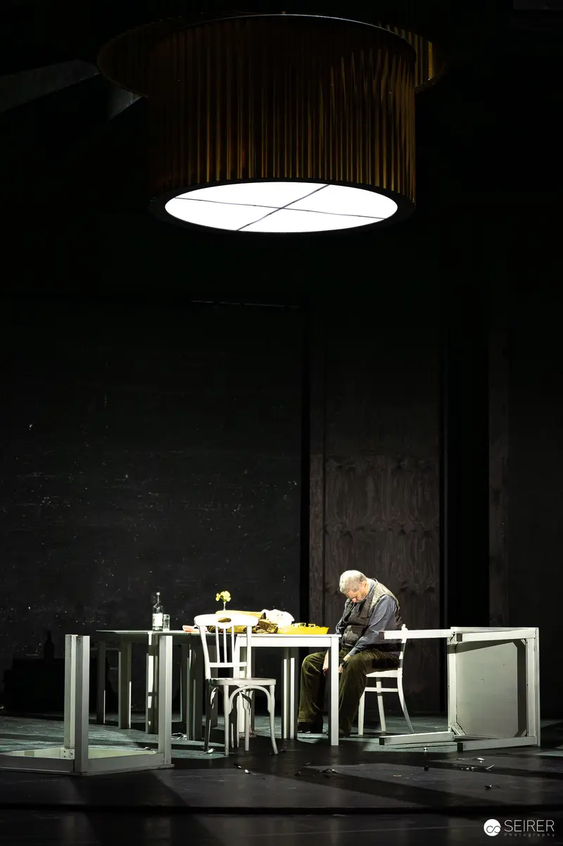 "Bis nächsten Freitag" von Peter Turrini in der Josefstadt