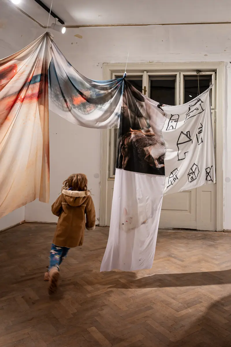 Stefanie Moshammer's Installation: Draped Fabrics and Childhood Exploration
