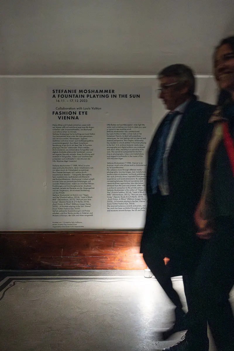Stefanie Moshammer's Exhibition Opening: Blurred Figures in Gallery Space