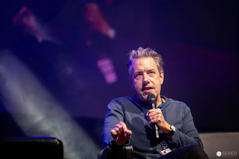 Veteran Performer Speaks at Vienna ComicCon 2023 Panel Discussion