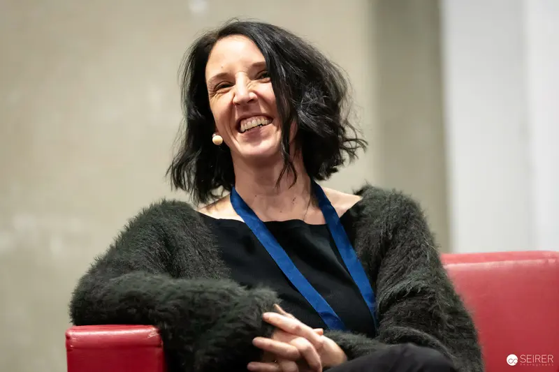 Joyful Speaker at Vienna ComicCon 2023 Radiates Warmth and Enthusiasm