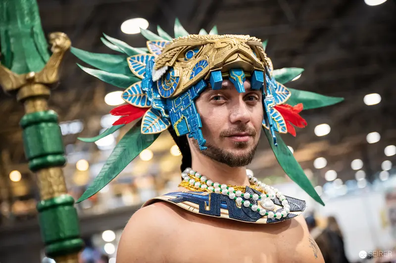 Elaborate Aztec-Inspired Cosplay Costume at Vienna ComicCon 2023