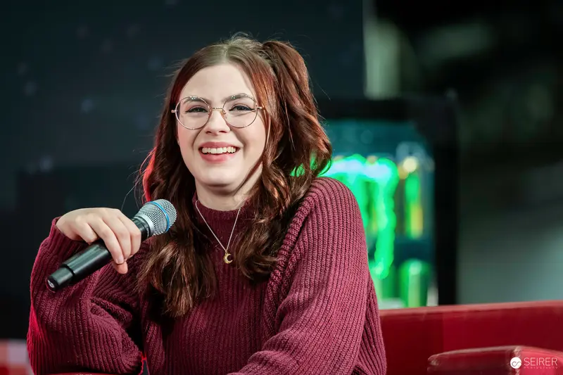 Joyful Performer at Vienna ComicCon 2023 Microphone Moment
