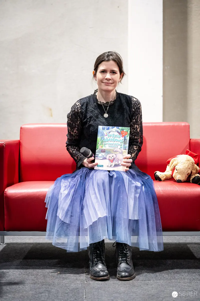 Author in Tulle Skirt Presents Book at Vienna ComicCon 2023