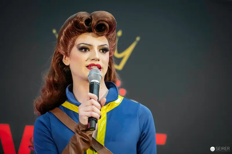 Cosplay Performer in Vintage Hairstyle at Vienna ComicCon 2023