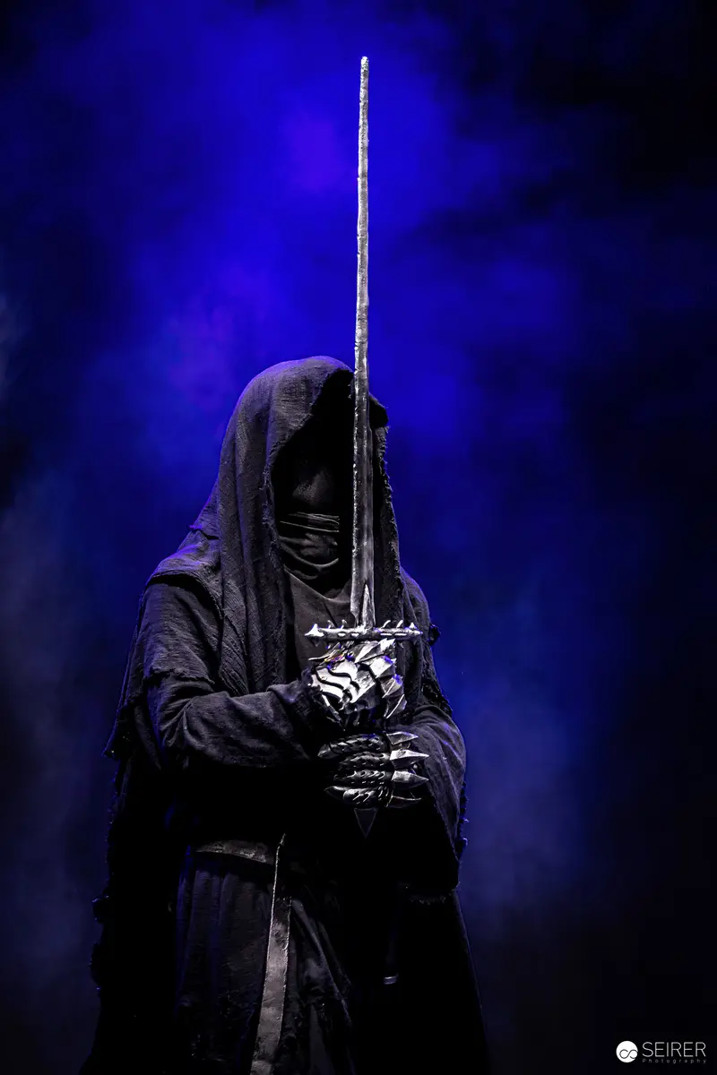 Nazgûl Ringwraith Cosplayer with Upright Sword at VIECC Vienna Comic Con 2023