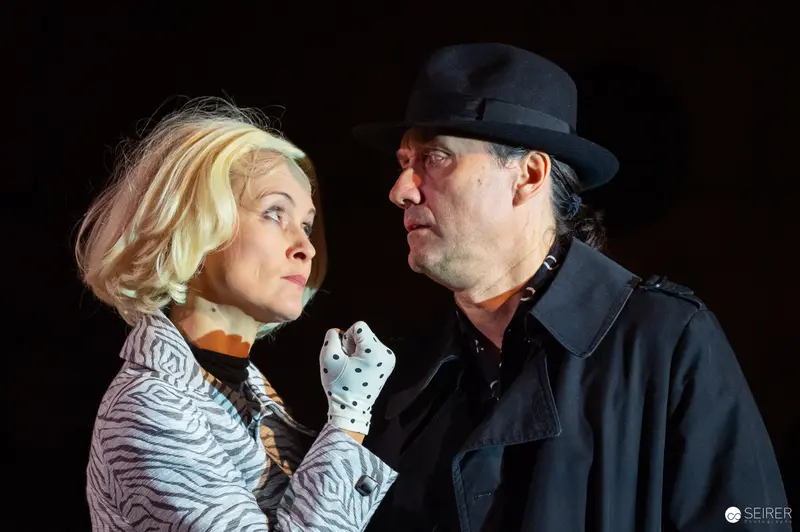 Der Himbeerpflücker: Dramatic Encounter Between Konrad Steisshäuptl and Sieglinde