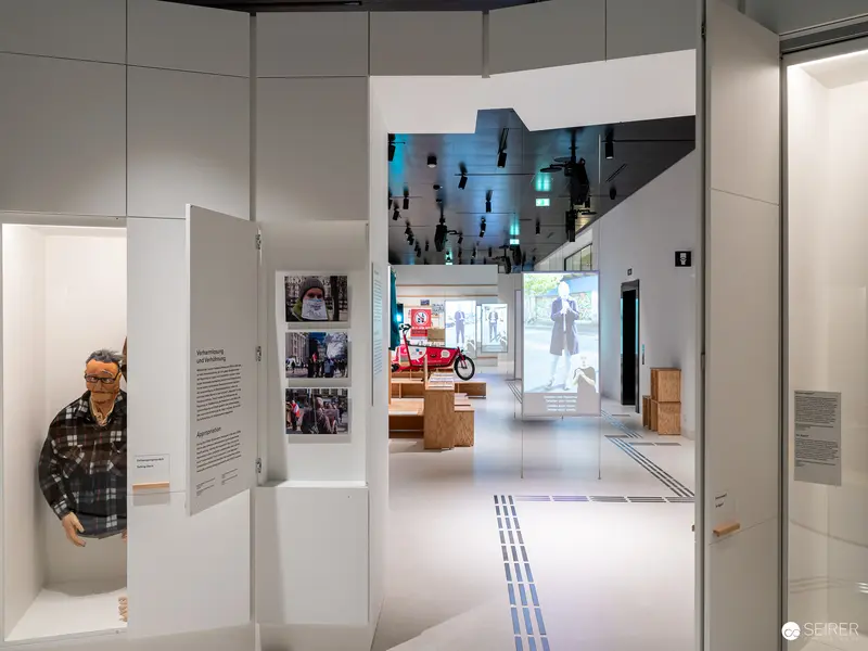 Wien Museum Renovation Preopening: Exhibit Walkthrough with Staged Figures