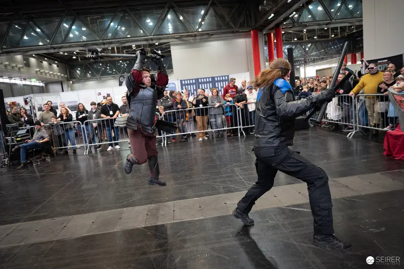 Dynamic Cosplay Performance at Vienna ComicCon 2023 Convention Center