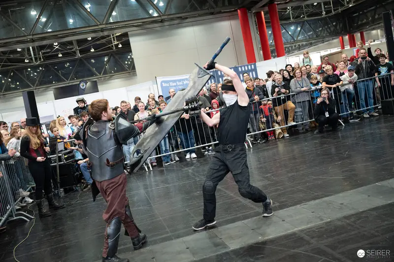 Sword Combat Performance at Vienna ComicCon 2023 by Bis Einer Weint