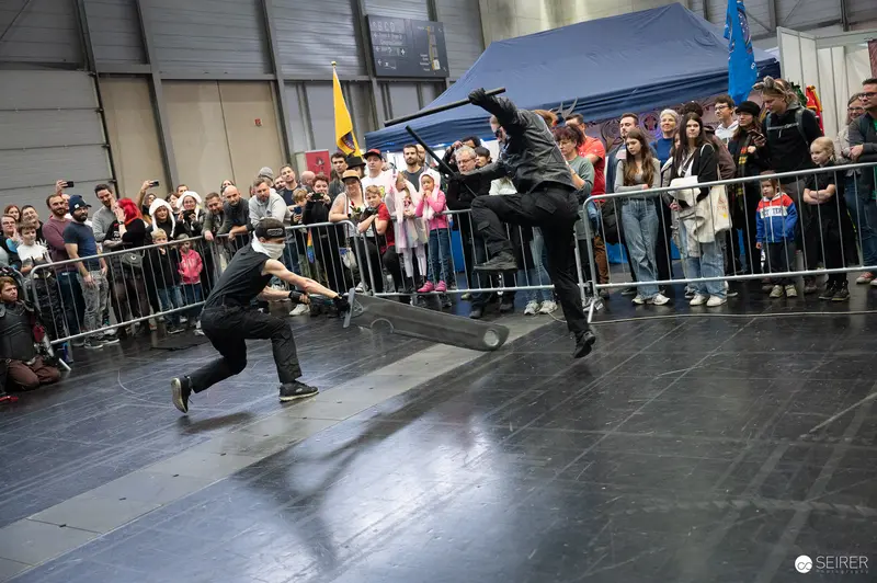 Skateboarding Performance at Vienna ComicCon 2023 Showcases Dynamic Moves