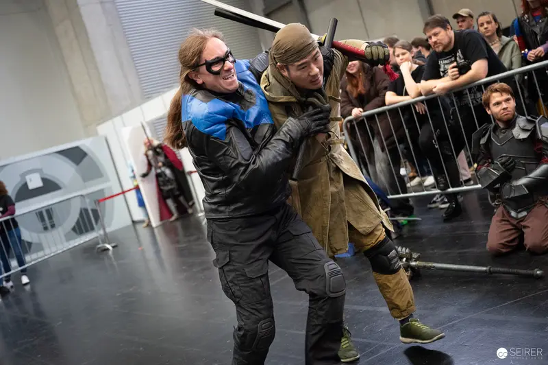 Intense Fight Choreography at Vienna ComicCon 2023 Performance of Bis Einer Weint