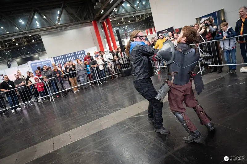 Bis Einer Weint Performance Dramatic Fight Scene at Vienna ComicCon 2023
