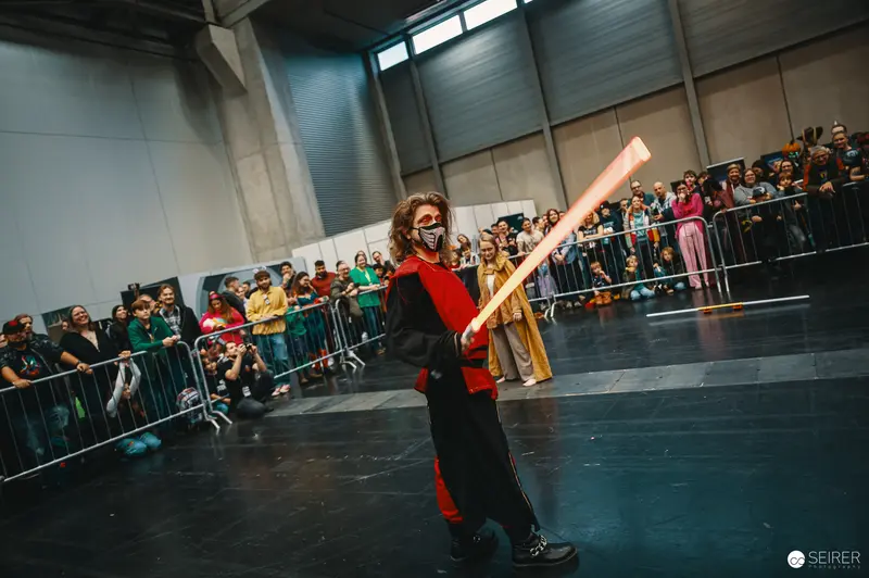 Lightsaber Battle Performer at Vienna ComicCon 2023 Cosplay Event