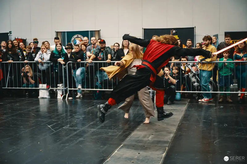 Lightsaber Duel Performer Battles at Vienna ComicCon 2023 Cosplay Stage
