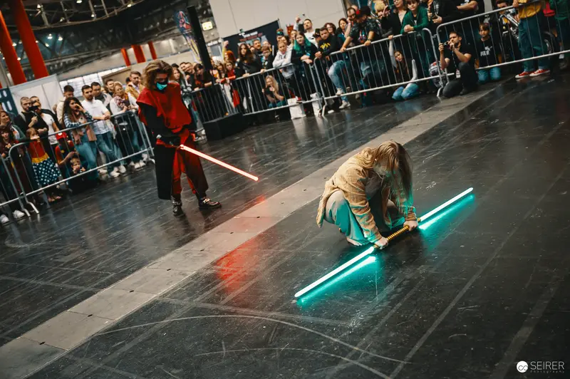 Star Wars Lightsaber Duel at Vienna ComicCon 2023 Convention Floor