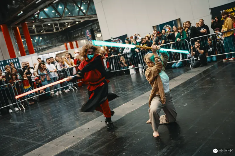 Star Wars Lightsaber Duel at Vienna ComicCon 2023 Cosplay Event
