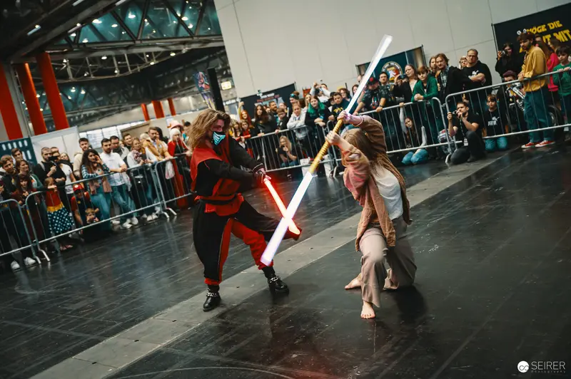 Star Wars Cosplay Lightsaber Duel at Vienna ComicCon 2023