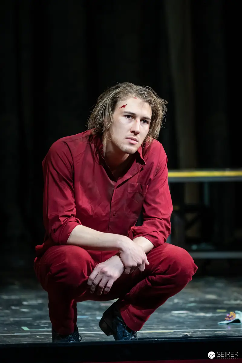 Günter Franzmeier as Adam Holzapfel in "Es muß geschieden sein" at Josefstadt Theater