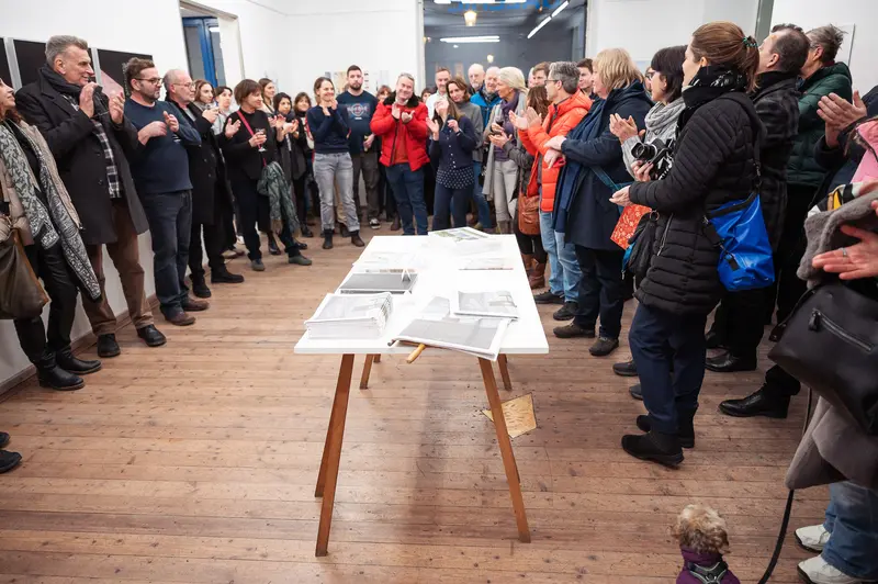 Diplomausstellung der Prager Fotoschule: Crowded Gallery Exhibition Opening, January 2024