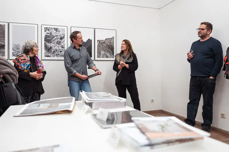 Diplomausstellung Prager Fotoschule: Art Gallery Discussion during January 2024 Exhibition