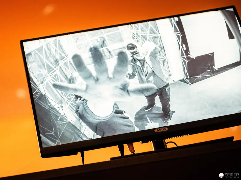 Fractured Display: Digital Installation at Smart World Exhibition