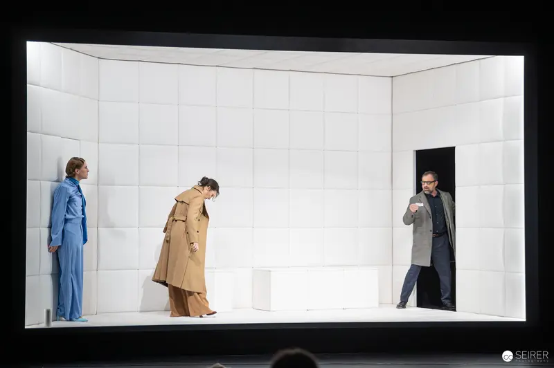 James Brown at Kammerspiele Wien in Yasmina Reza's Theatrical Production