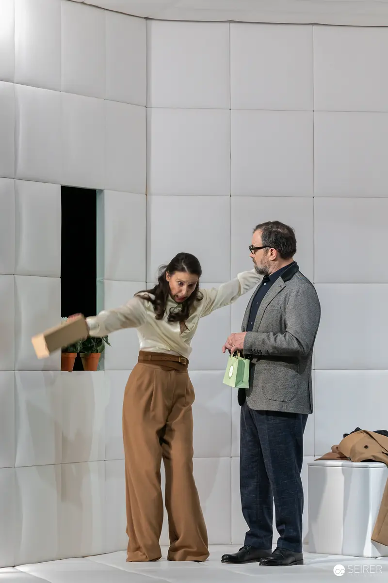 James Brown's Scene at Kammerspiele Wien During Lockenwickler Performance