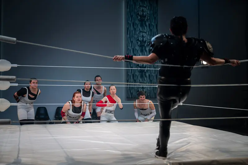 Wrestling Performers Dramatic Standoff at Kosmos Theater, Wien Performance