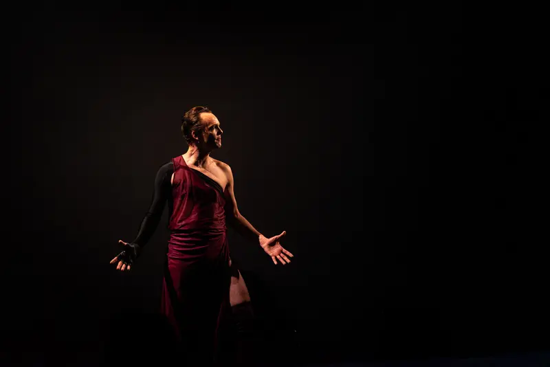 Intense Performance of "Keeping up with the Penthesileas" at Kosmos Theater