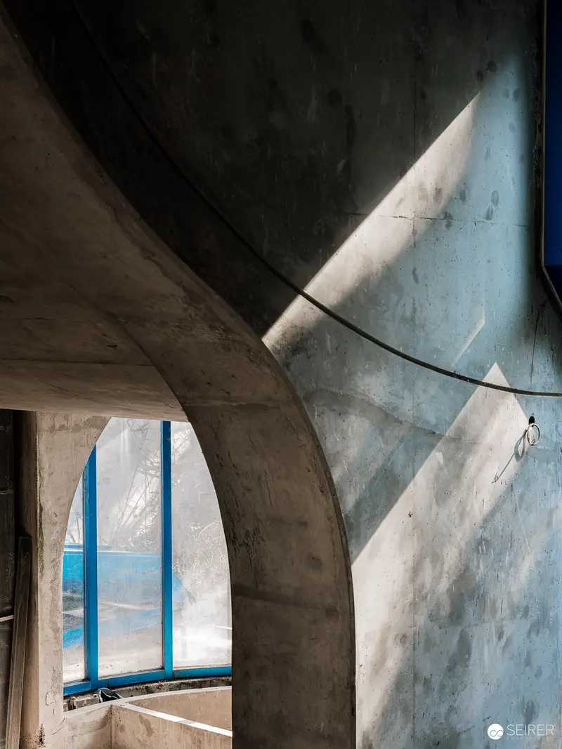 Architectural Light Study from Felix Reutzel's Nocturnal Exhibition Space