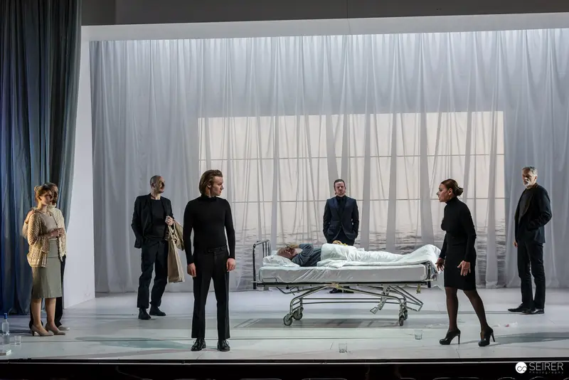 Chekhov's "The Seagull" Staged at Kammerspiele, Exploring Missed Opportunities