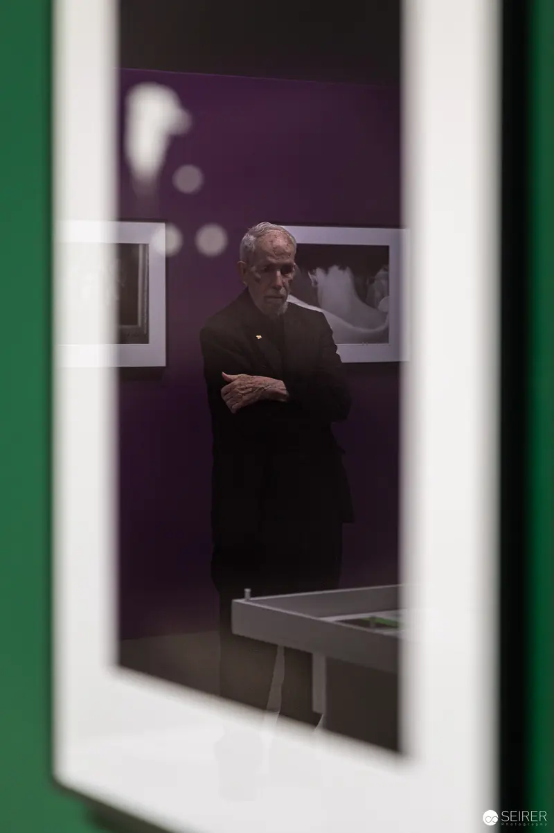 René Groebli Exhibition at Westlicht: Artist Reflected in Gallery Mirror