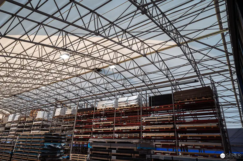 Industrial Steel Storage Warehouse with Open Steel Truss Roof Structure