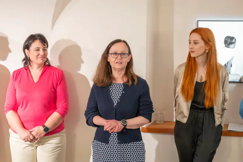 Three Artists at Hide & Seek Exhibition Vernissage, Fine-Art Galerie Traismauer