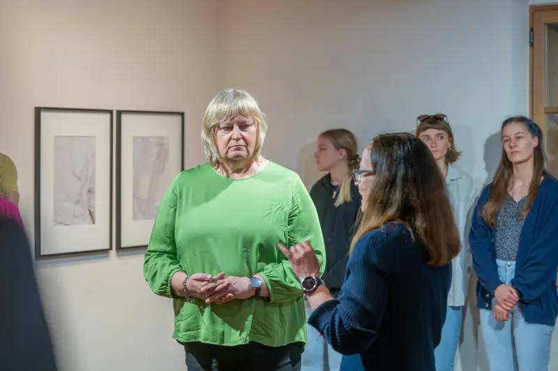 Curator Jutta Fischel Presents "Hide & Seek" Exhibition at Fine-Art Gallery Traismauer